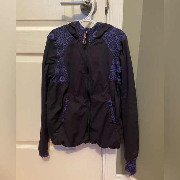 Ivivva | Reversible Live to Move Jacket | Size 10 - Picture 1 of 4